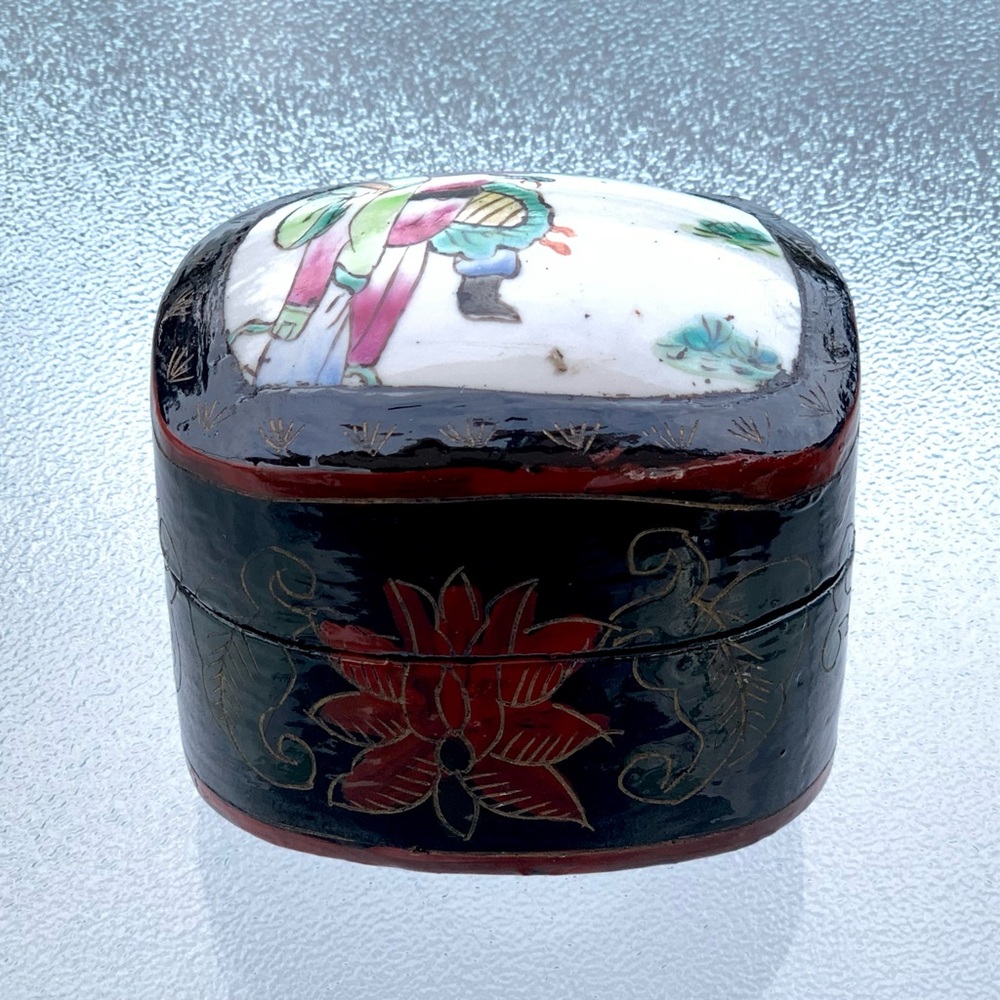 Chinese Lacquer Shard Trinket Box - Picture 6 of 8
